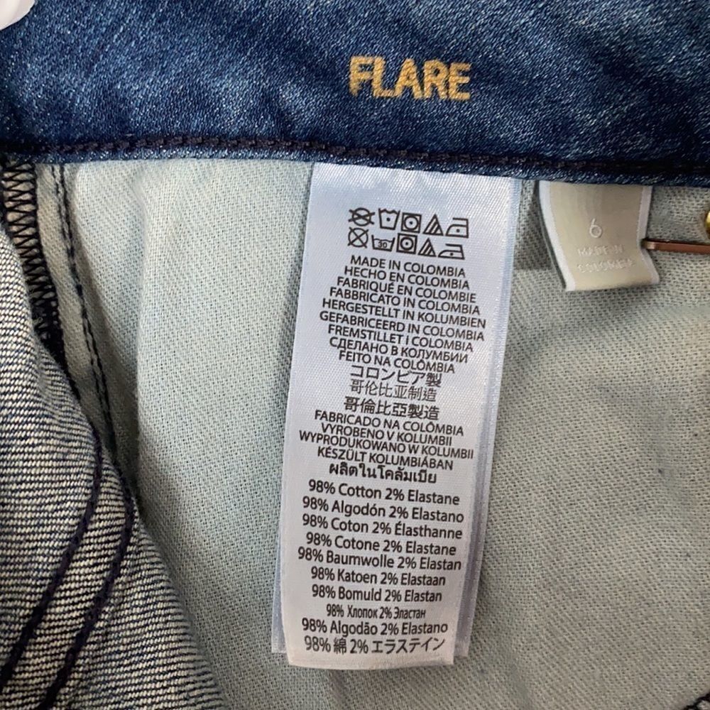 ⭐️MICHAEL KORS FLARE LIGHTLY DISTRESSED DENIM JEANS - Picture 5 of 10